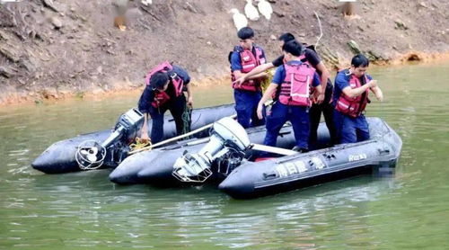 浙江台州两名游客横渡溪流失联超18小时，救援人员正在全力搜救