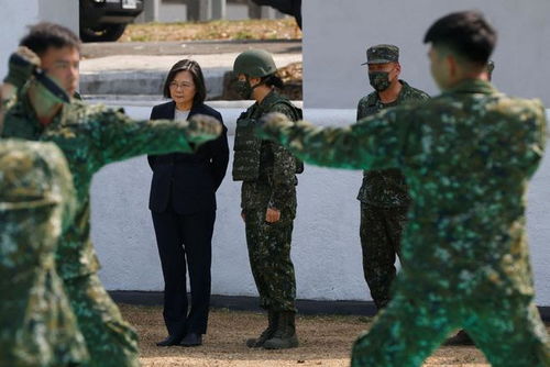 拜登表明若台海冲突美军可能介入，回应被问及是否认为解放军会挑衅