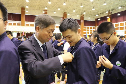 郑州多地高中举行多种活动为考生加油助威，满怀祝福向梦想‘出征’