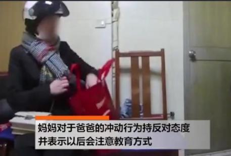 网上恶语攻击，母女陷入抑郁困境：母亲竟当街羞辱女儿装什么样子！