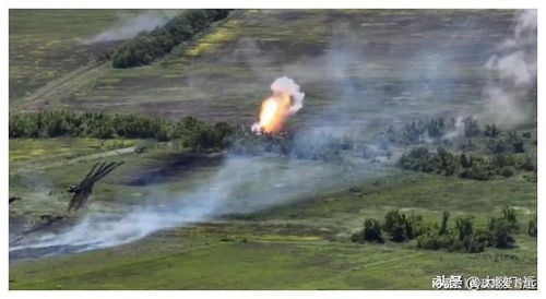 乌克兰领导人谴责俄方对卡霍夫卡水电站的爆炸行为，认为这是严重的战争罪行之一