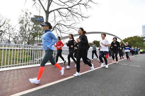 创新引擎：让女孩们释放运动潜力，通过‘撒开脚丫’走得更远