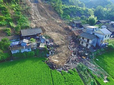 官方辟谣：桂林暴雨引发泥石流冲毁大量房屋并非网传，事实与谣言区别明显