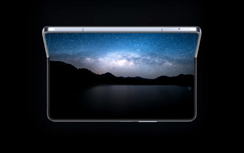 三星Galaxy Z Fold6折叠手机发布：超薄更耐用，搭载骁龙8 Gen 3处理器

全新三星Galaxy Z Fold6折叠手机发布：轻薄耐用，高能效运行！