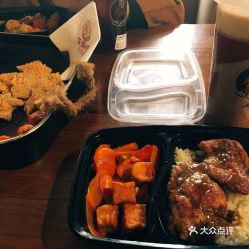 穿越网络历史长河，探索晋江美食的秘密——泉州餐厅的惊人之举：百万打造红楼梯与美食盛宴并存