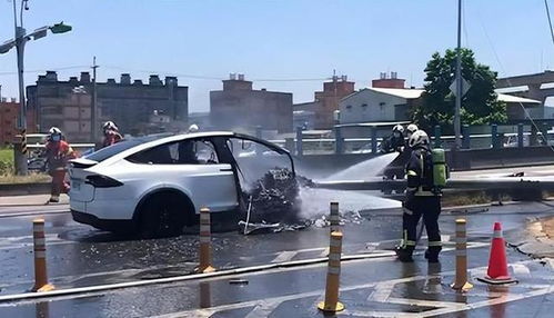 父亲带娃骑行遇车祸惨剧发生 知情人称事故道路仍在修建中