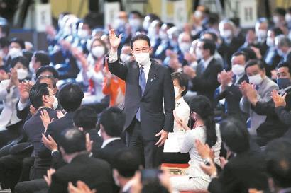 日本执政党领导人岸田文雄宣布放弃自民党总裁职务，后在新总裁选举中可能离职

岸田文雄卸任前可能辞职担任首相，未来走向有待观察