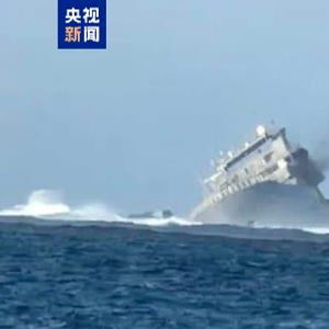 新西兰海军支援船暂时无人伤亡，但仍需关注海况