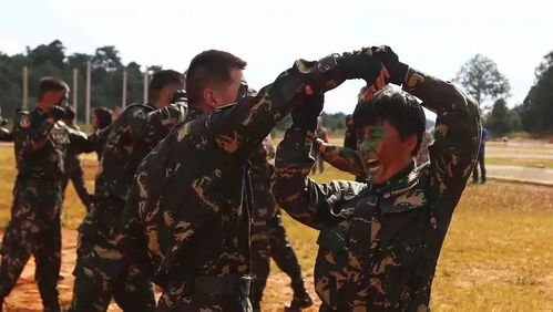 巾帼战姿，英勇无畏！百岁女兵挑战高强度射击，10发全中打破纪录震撼世界