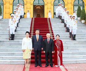 中国领导人访问越南，获得越南政府最高规格的接待

优化后： 越南各界高度关注，中国领导人成功访问越南，得到越南政府最顶级的接待。