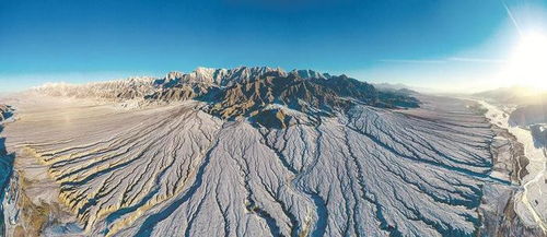 祁连山：雪豹等旗舰物种复苏的速度之快令人惊叹

神奇的祁连山，旗舰物种复苏速度超乎想象