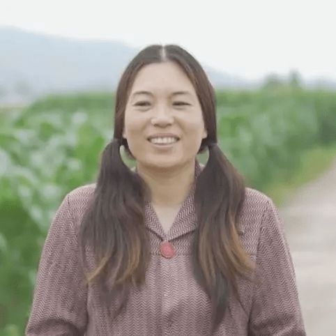 周雨彤遭遇网络审判：昔日风光背后的人品曝光?