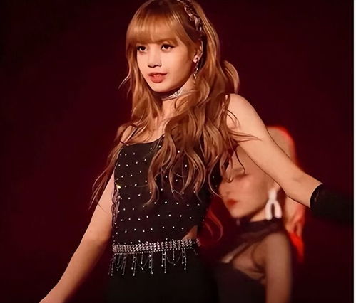 韩国女星Lisa震撼亮相国际时尚盛事——维密秀舞台大曝光