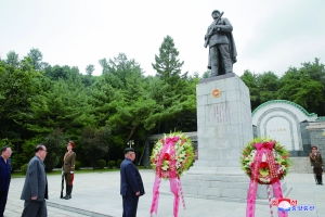 金正恩将花圈送给中朝友谊塔，体现两国深厚友好的情感纽带