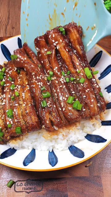 【网络美食】蒲烧茄子：软嫩鲜香口感独特，鳗鱼饭都不及的美味佳肴！