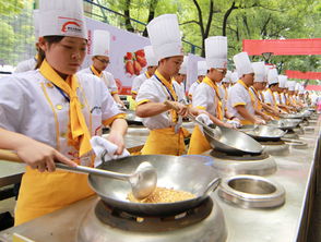 互联网专家：一场独特的美食竞赛 - 厨师秀技能与家长评委的互动
家庭娱乐新趋势：厨房达人比拼烹饪技能 - 厨师秀技能家教大赛