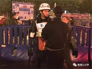 意外的身亡与心碎的偷情：美国男子在湖中遇害，警方要求其支付救援费