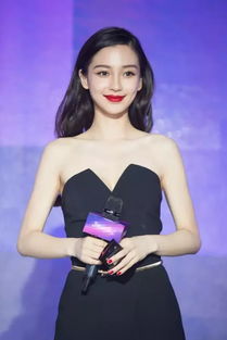  Angelababy：香港亲民合照曝光，35岁女神魅力依旧令人惊艳